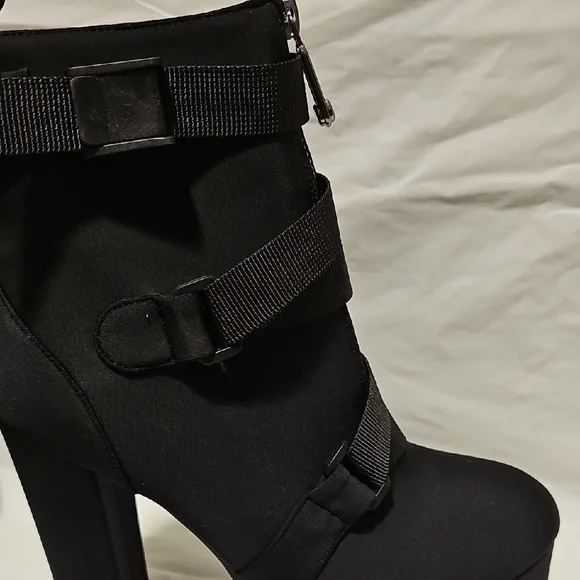 Chic Black Lace-Up Women's Boots - Picture 8 of 10